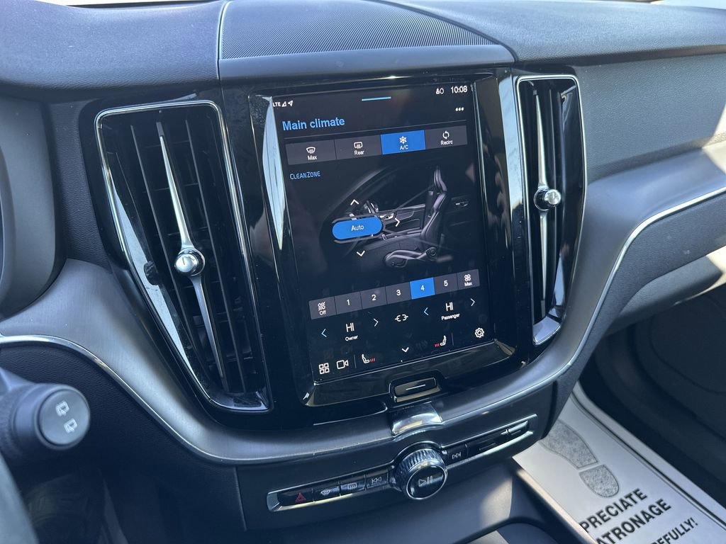 Used 2025 Volvo XC60 B5 Core image 19