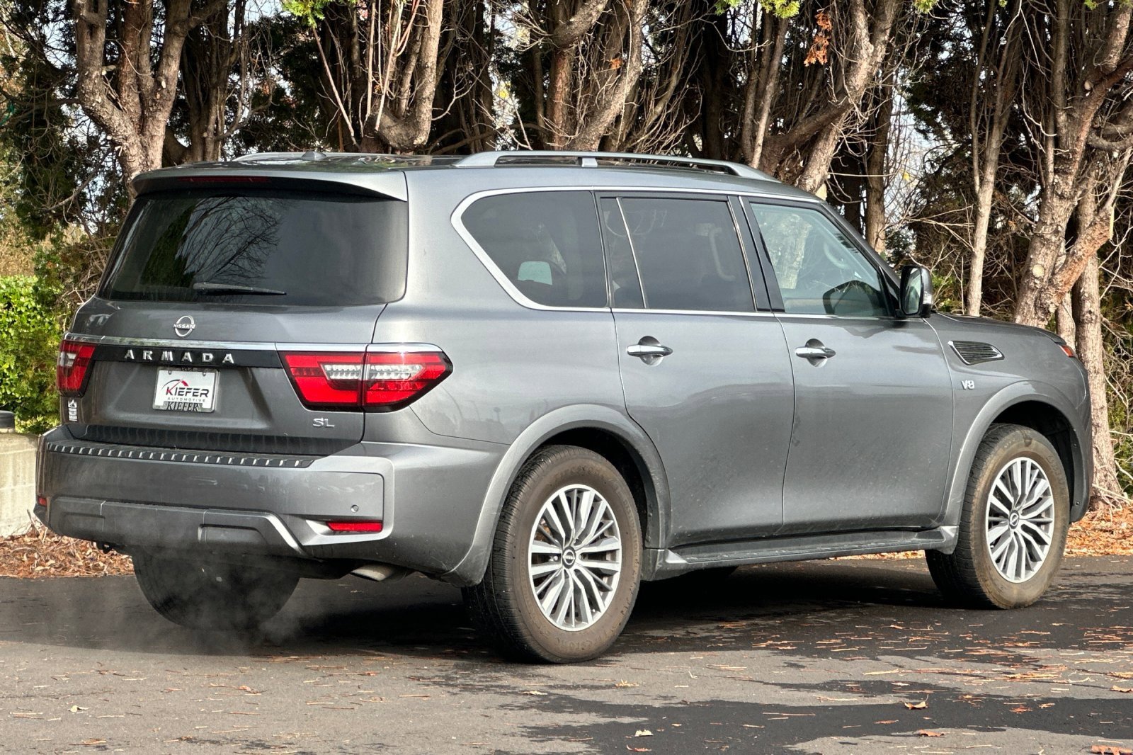 Used 2022 Nissan Armada SL w/ Captain's Chairs Package image 4