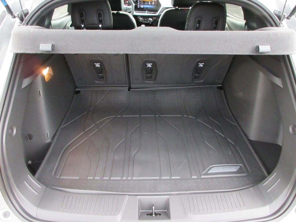 New 2026 Chevrolet Trax RS w/ Sunroof Package FWD image 11
