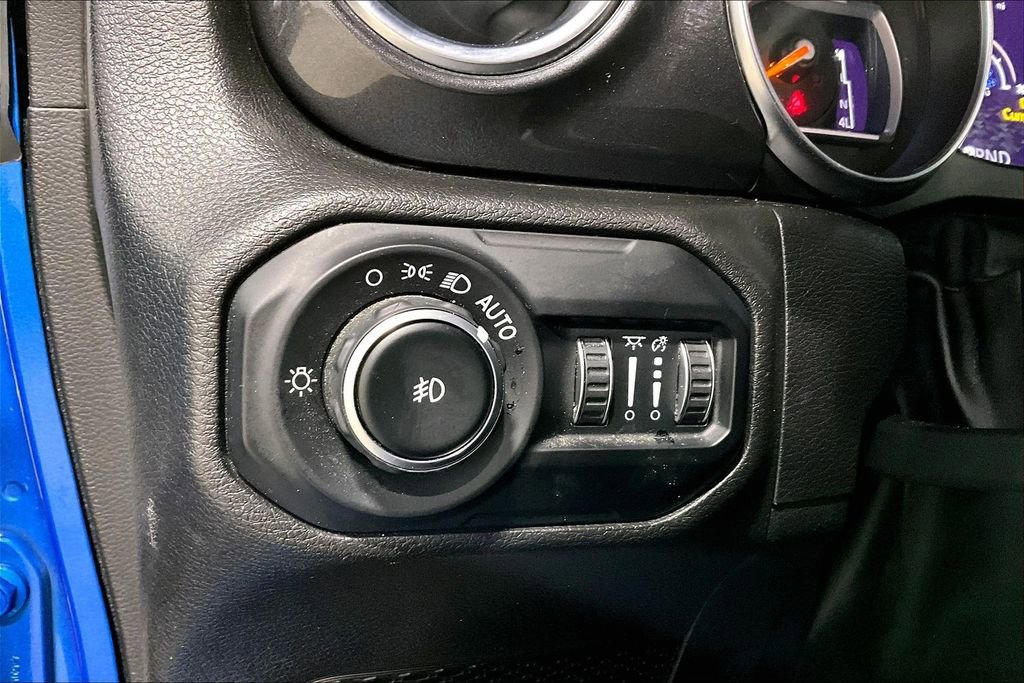 Used 2022 Jeep Wrangler Unlimited Sahara image 16