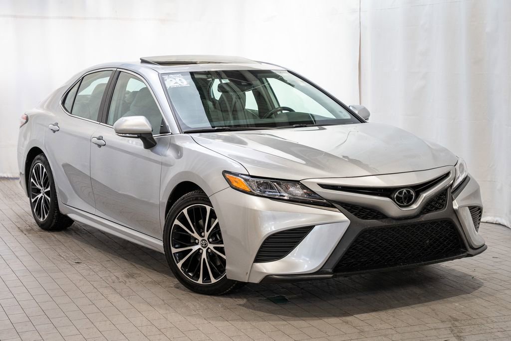 Used 2020 Toyota Camry SE image 1