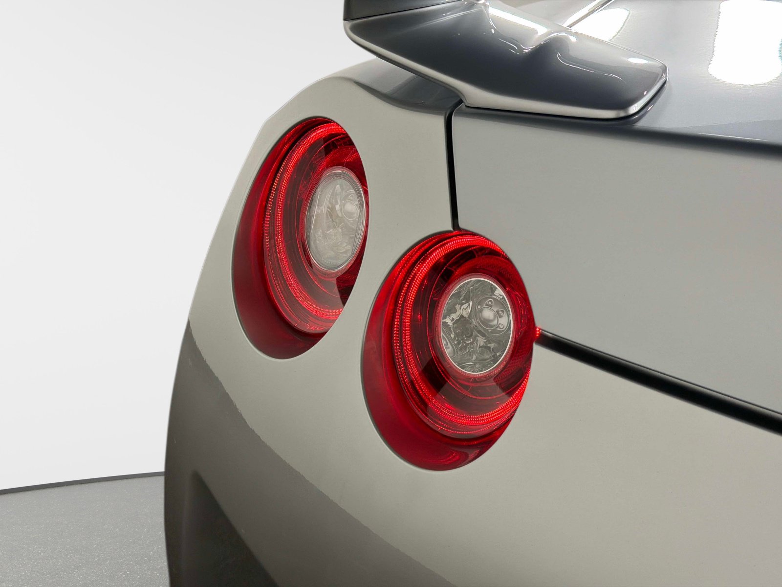 Used 2016 Nissan GT-R Premium AWD/4WD image 16