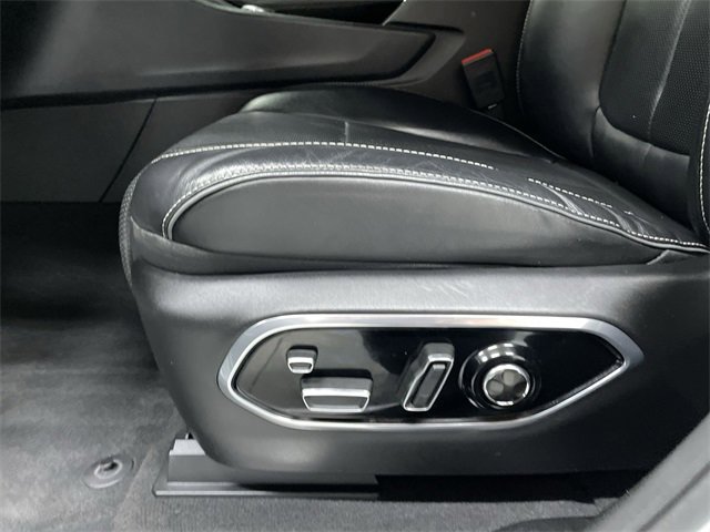 Used 2023 Jeep Grand Cherokee L Overland w/ Luxury Tech Group IV image 22