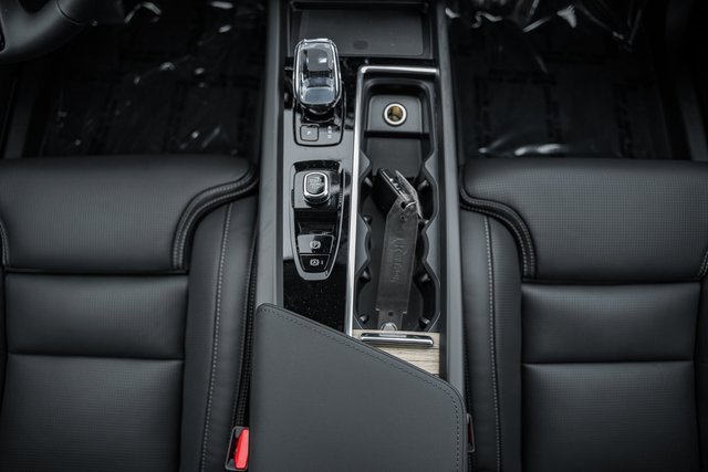 New 2026 Volvo XC60 B5 Ultra w/ Protection Package Premier image 24