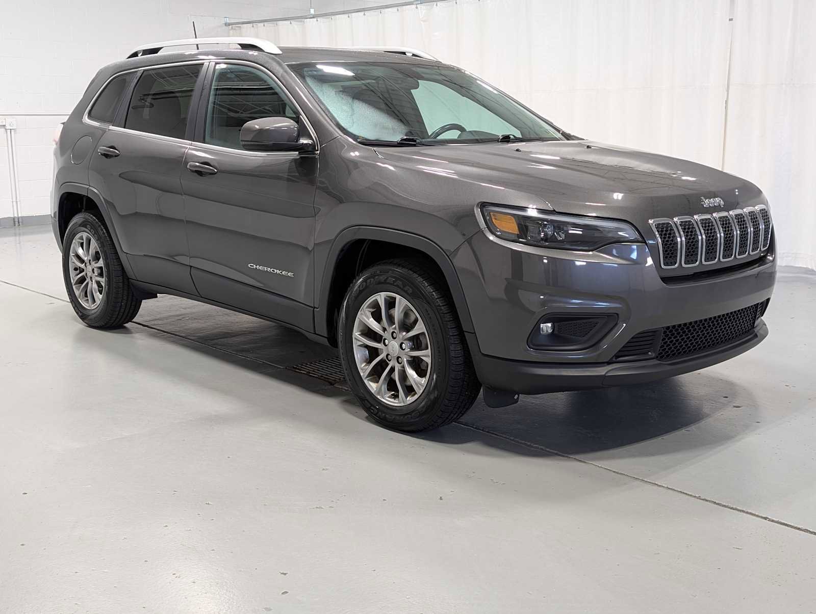 Used 2020 Jeep Cherokee Latitude Plus w/ Cold Weather Group image 7
