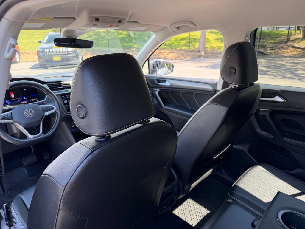 Certified 2023 Volkswagen Tiguan SE FWD image 28