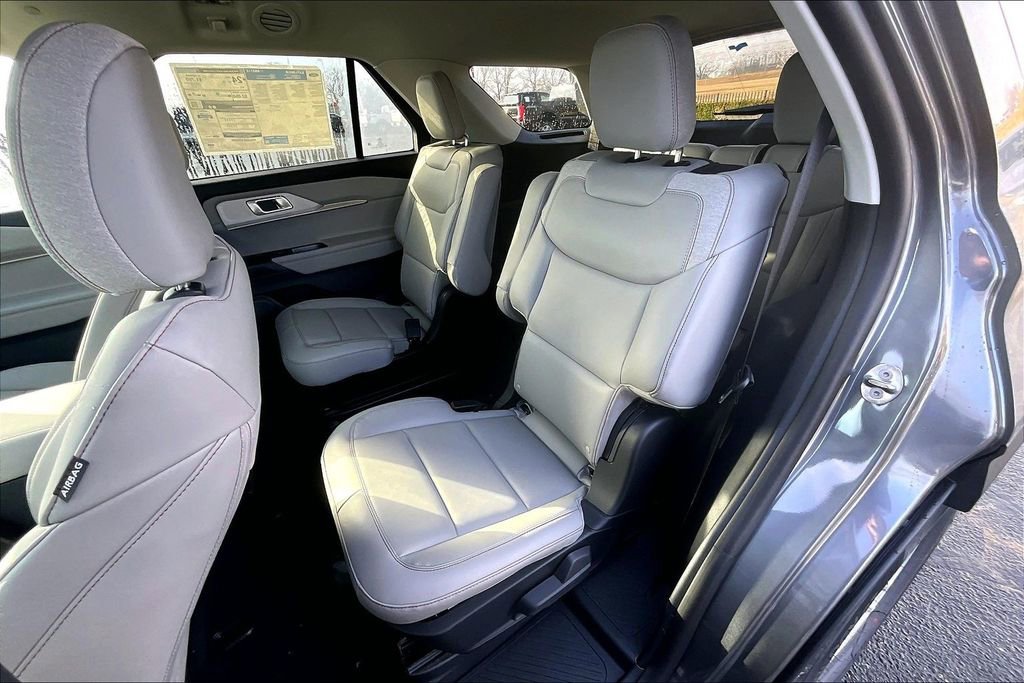 New 2026 Ford Explorer Active w/ Active Comfort Package image 10