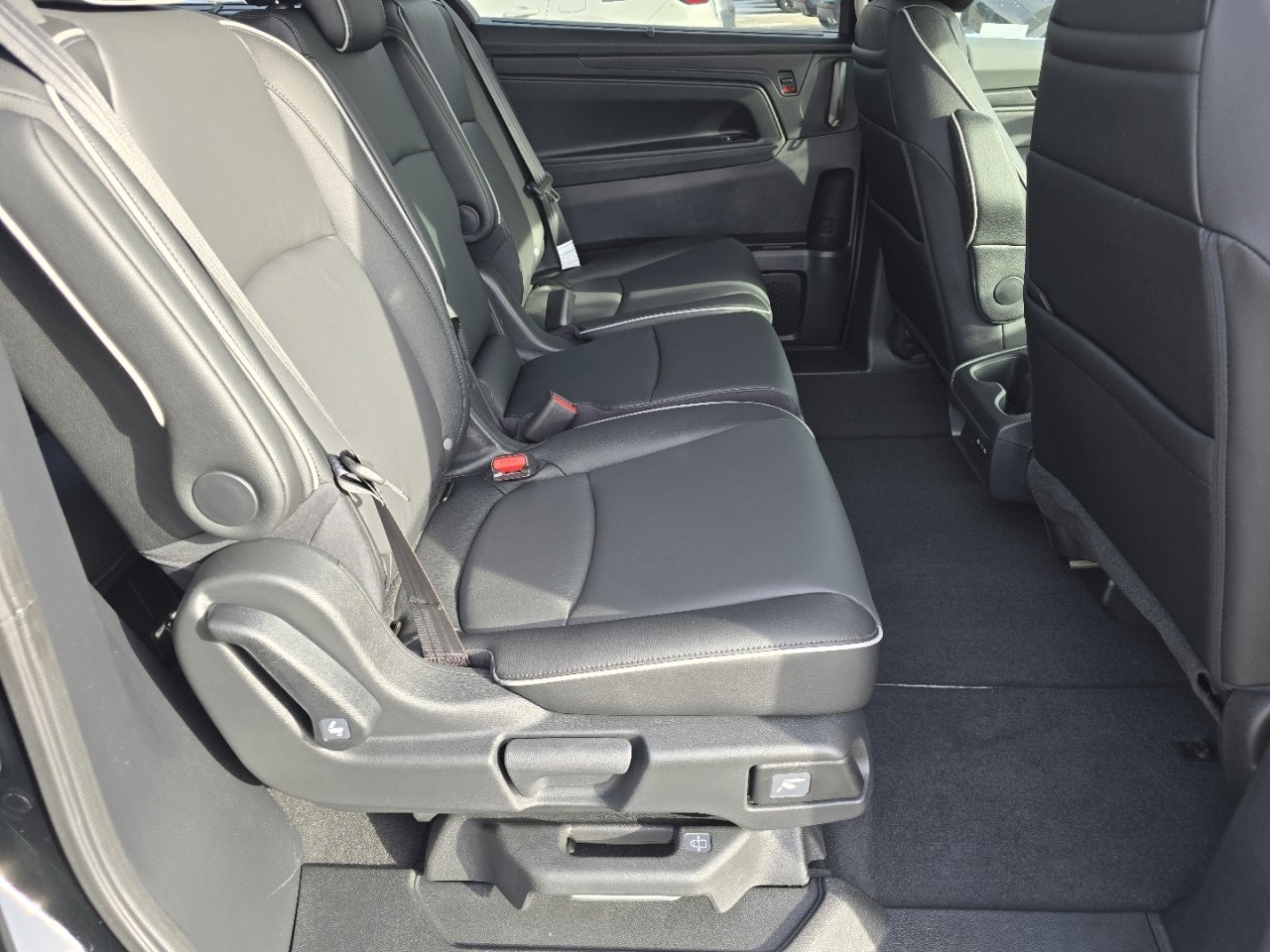 New 2026 Honda Odyssey Touring image 23
