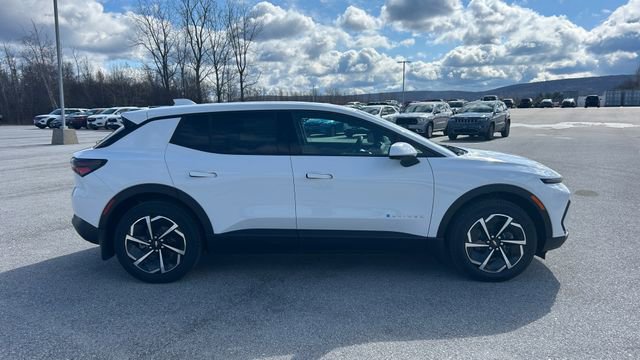 New 2026 Chevrolet Equinox EV LT w/ Comfort Package AWD/4WD image 2