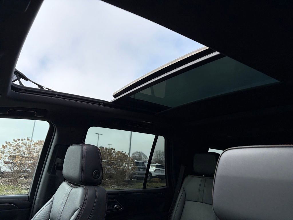 Used 2024 Chevrolet Tahoe RST w/ Luxury Package image 10