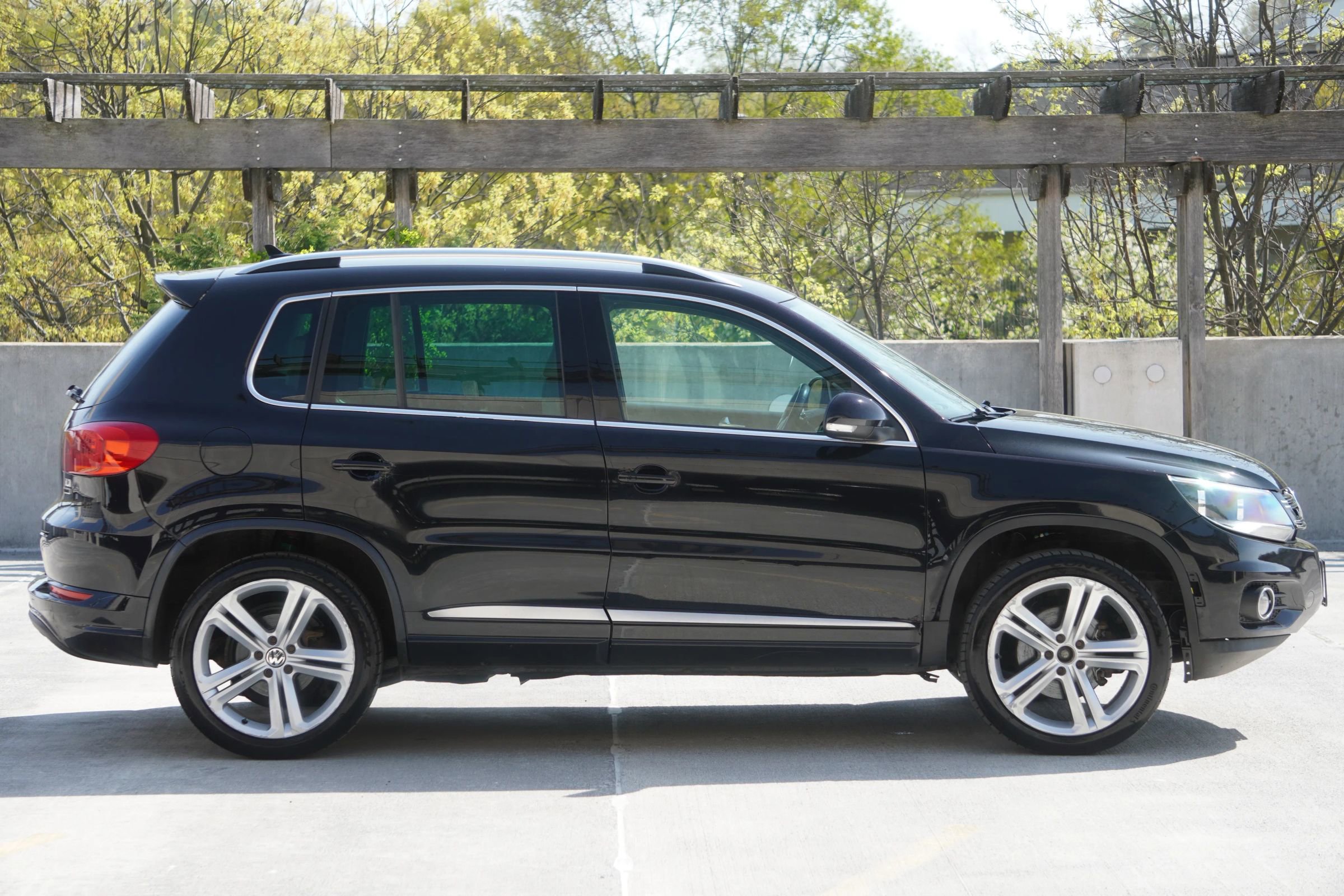 Used 2016 Volkswagen Tiguan R-Line image 14