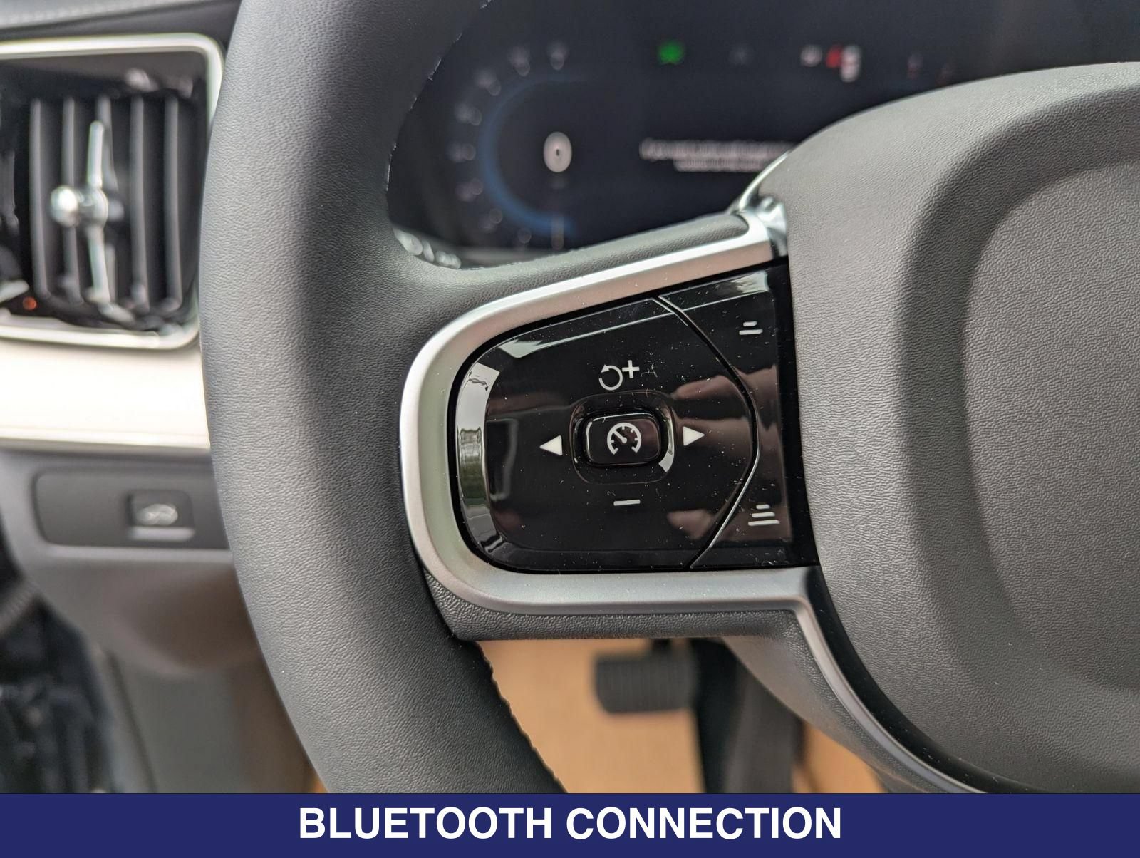 New 2025 Volvo XC90 B6 Ultra w/ Protection Package Premier AWD/4WD image 12