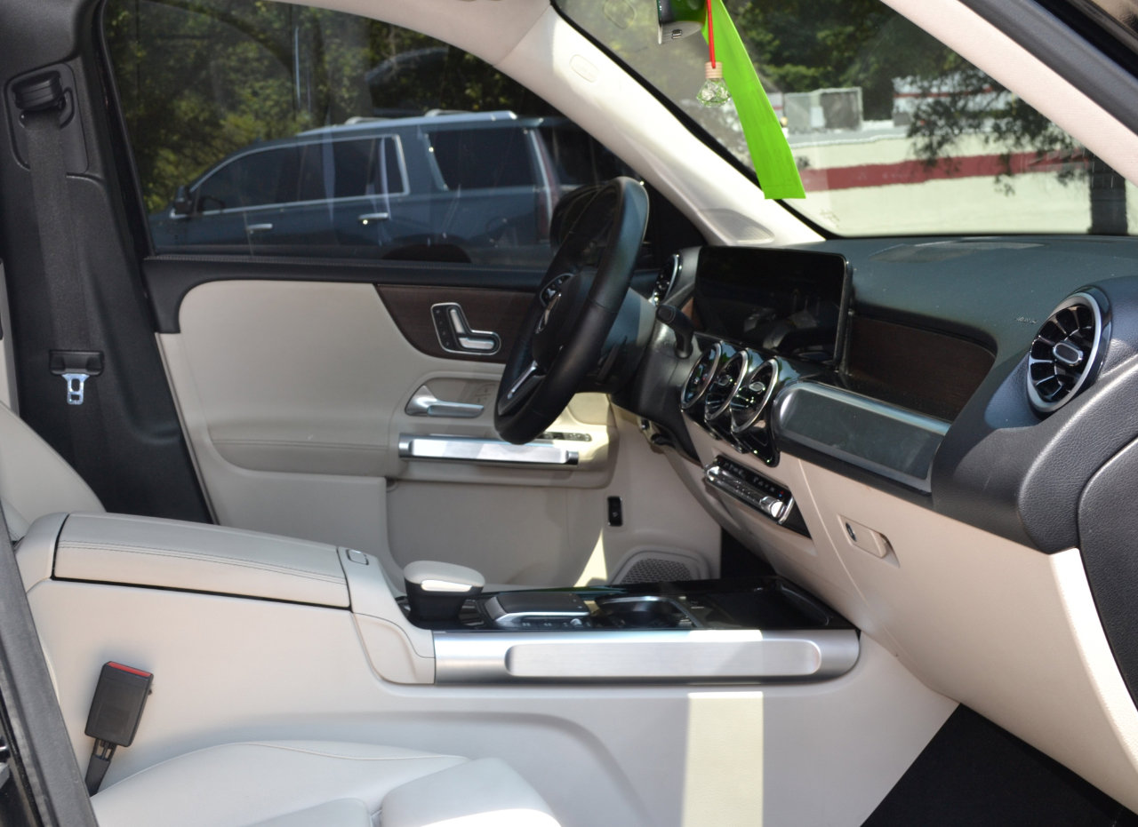 Used 2023 Mercedes-Benz GLB 250 image 19