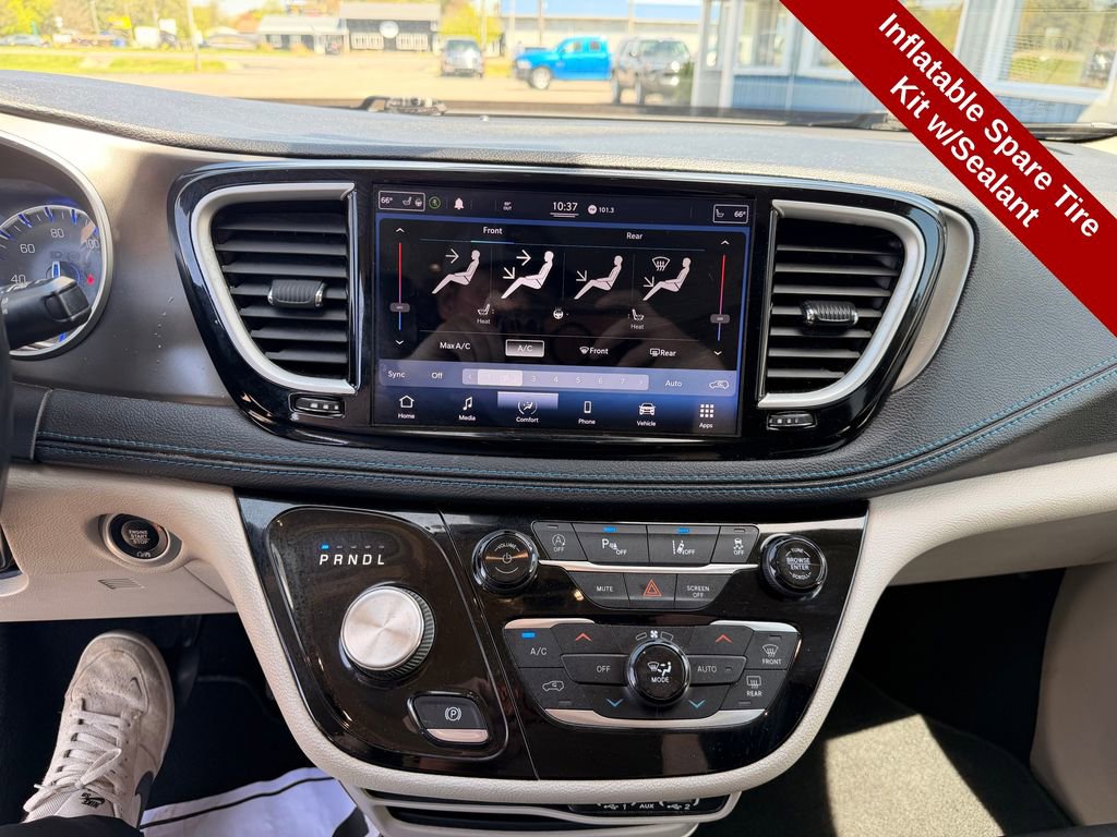 Used 2021 Chrysler Pacifica Touring-L FWD image 23