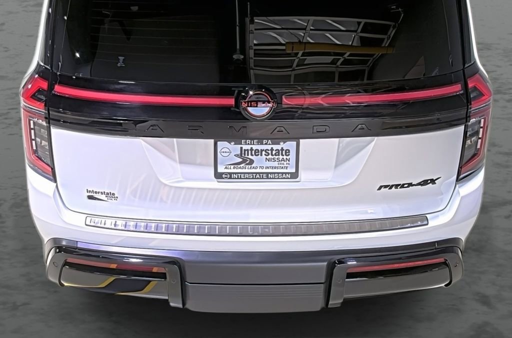 Used 2025 Nissan Armada PRO-4X image 11