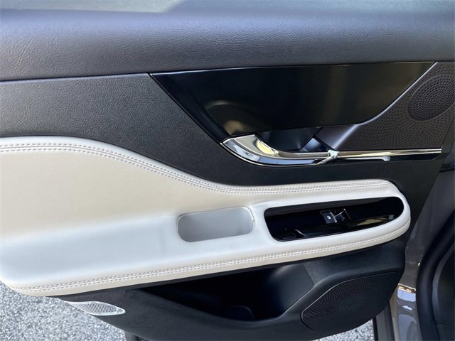 New 2026 Lincoln Corsair Reserve image 19