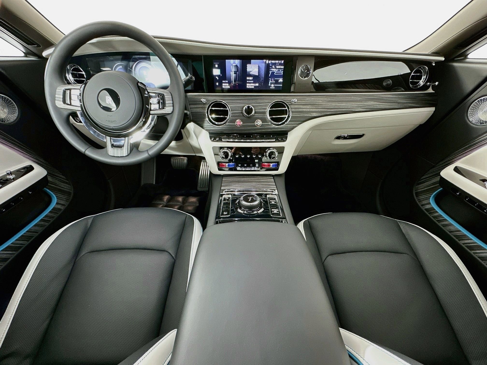 New 2026 Rolls-Royce Spectre AWD/4WD image 4