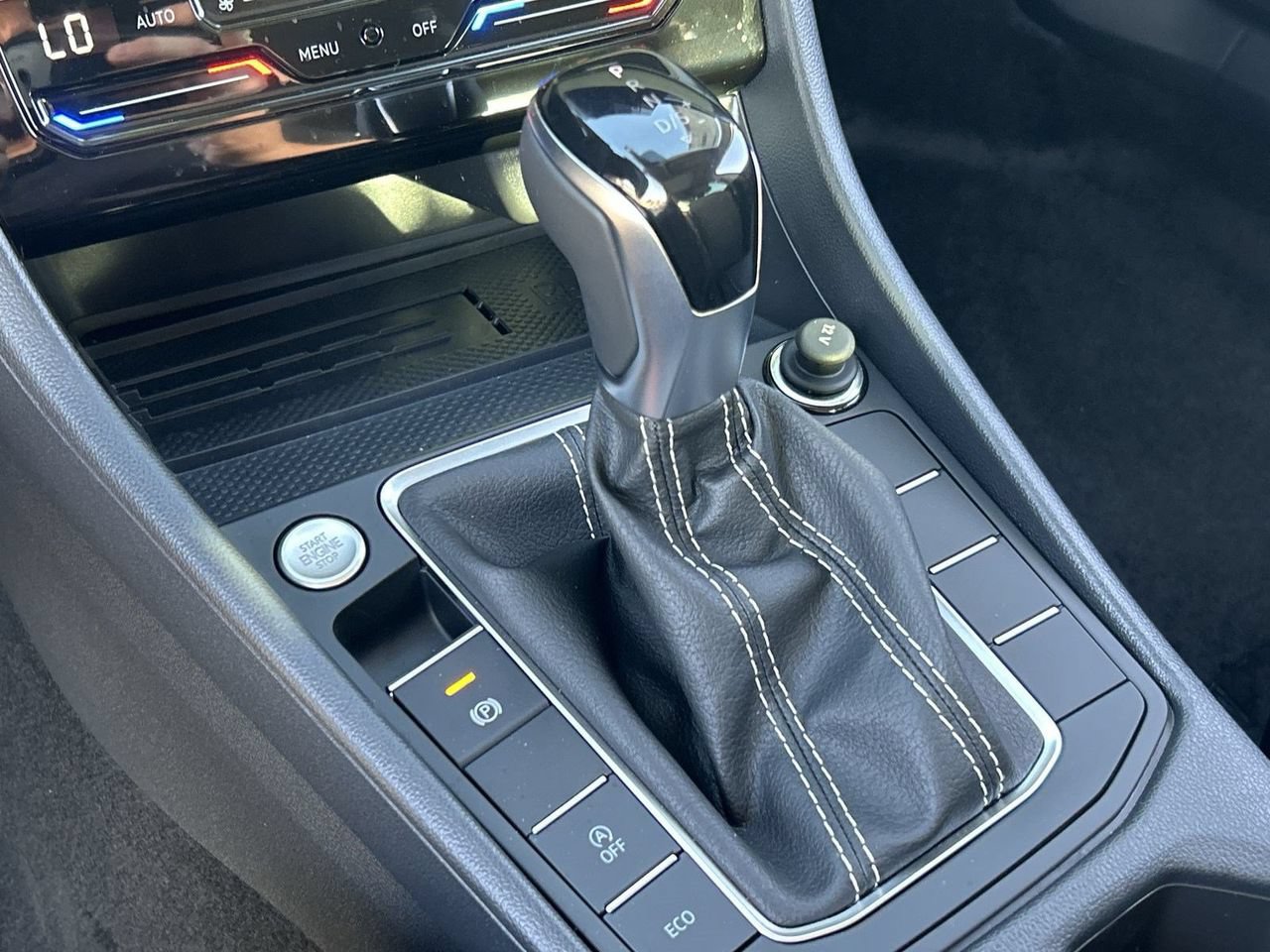 New 2026 Volkswagen Jetta SE FWD image 26