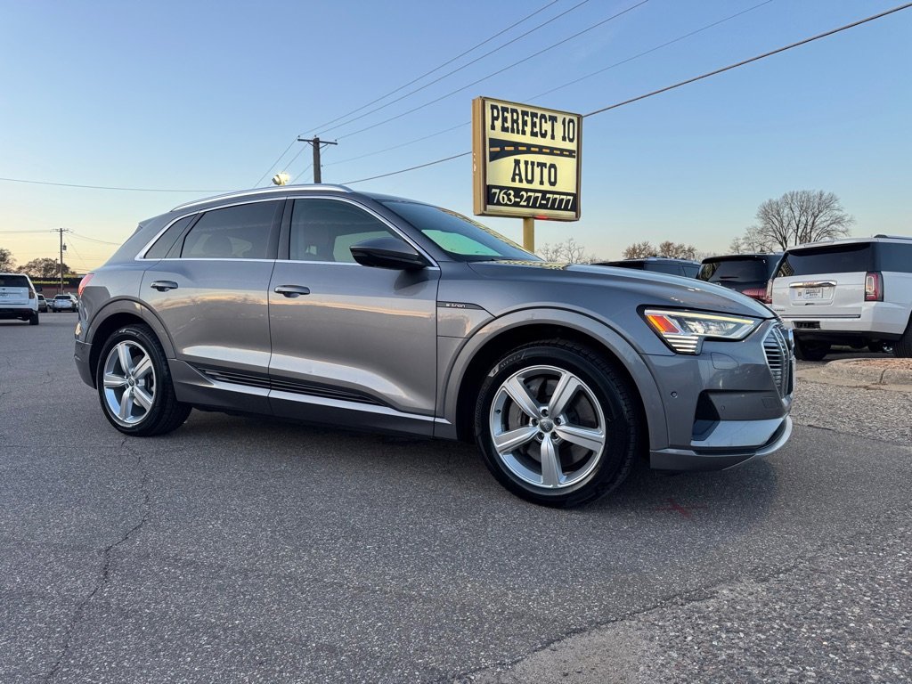 Used 2019 Audi e-tron Premium Plus image 2