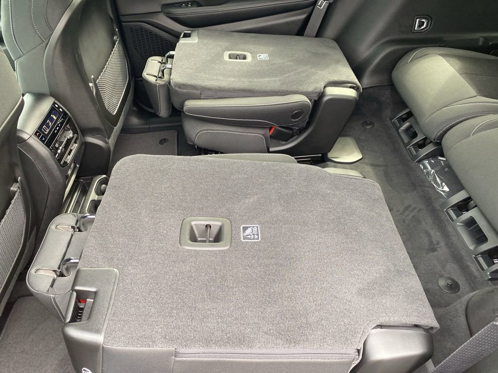 New 2026 Jeep Grand Cherokee L Laredo RWD image 40