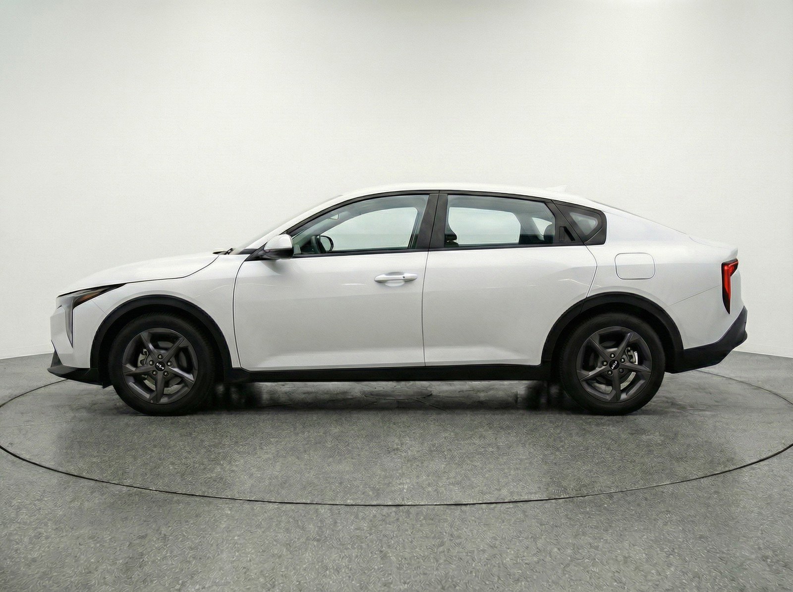Used 2025 Kia K4 LXS image 5