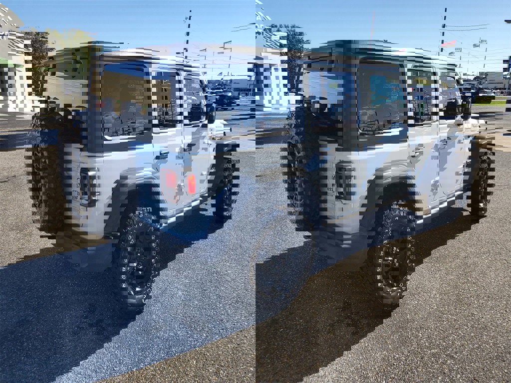Used 2023 Jeep Wrangler Willys image 4