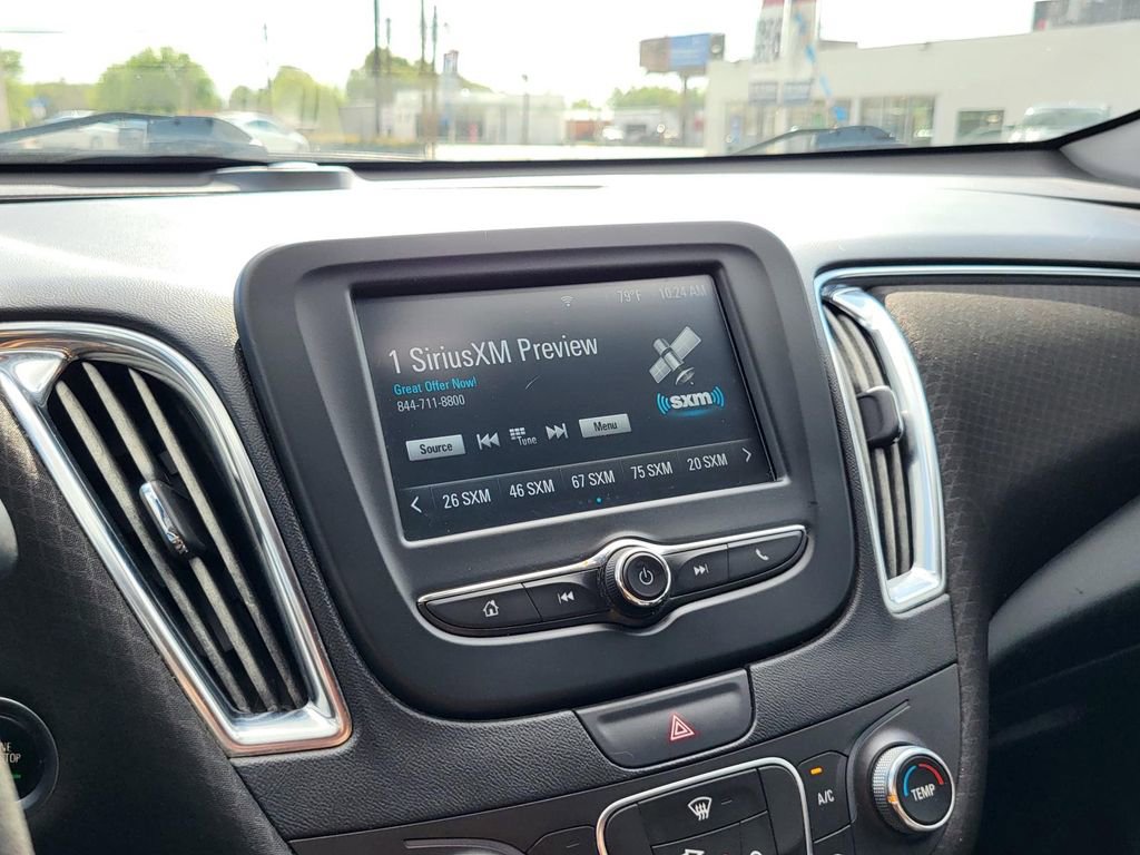 Used 2018 Chevrolet Malibu LT image 25