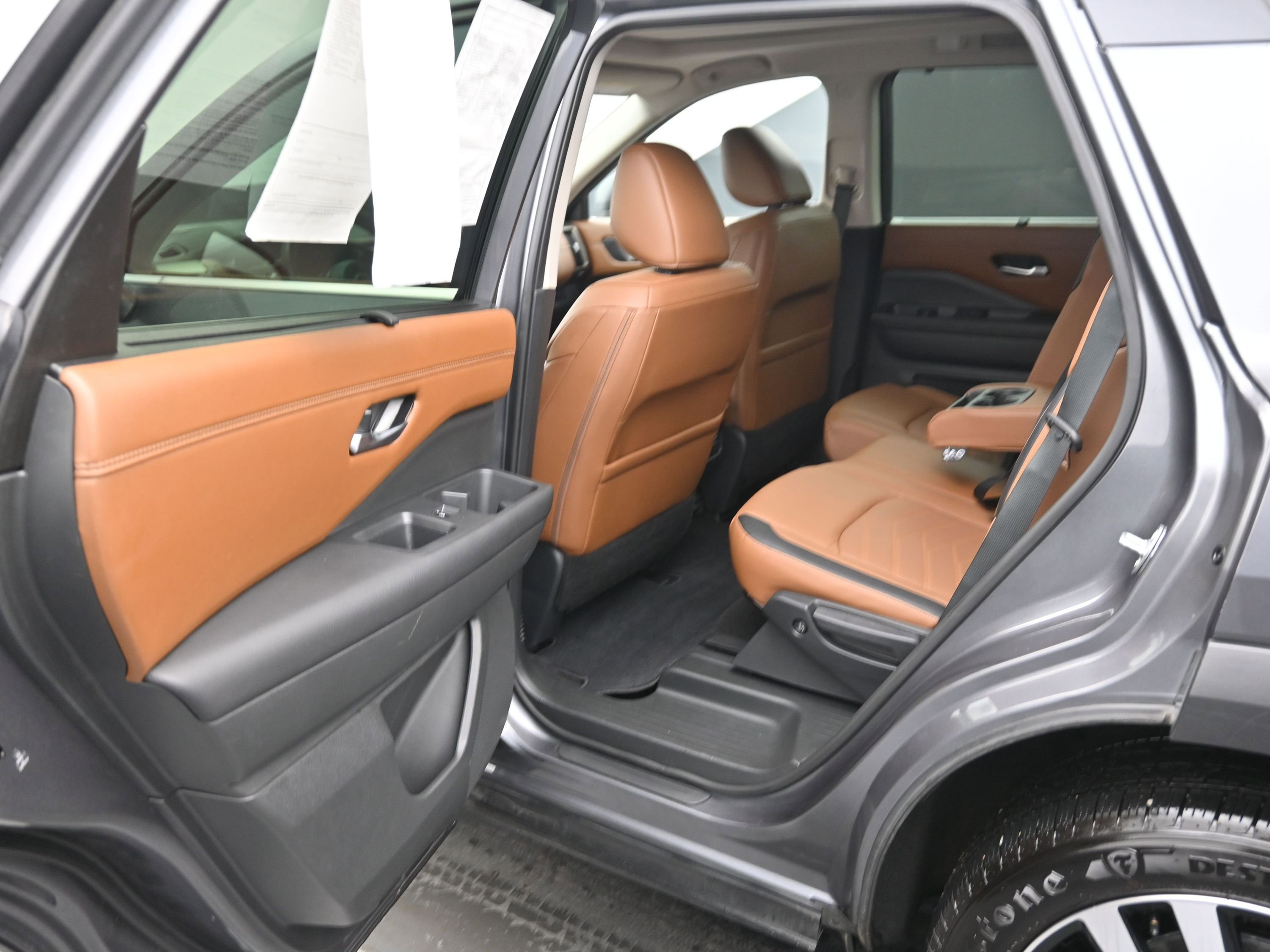 Used 2023 Nissan Pathfinder Platinum w/ Cargo Package image 15