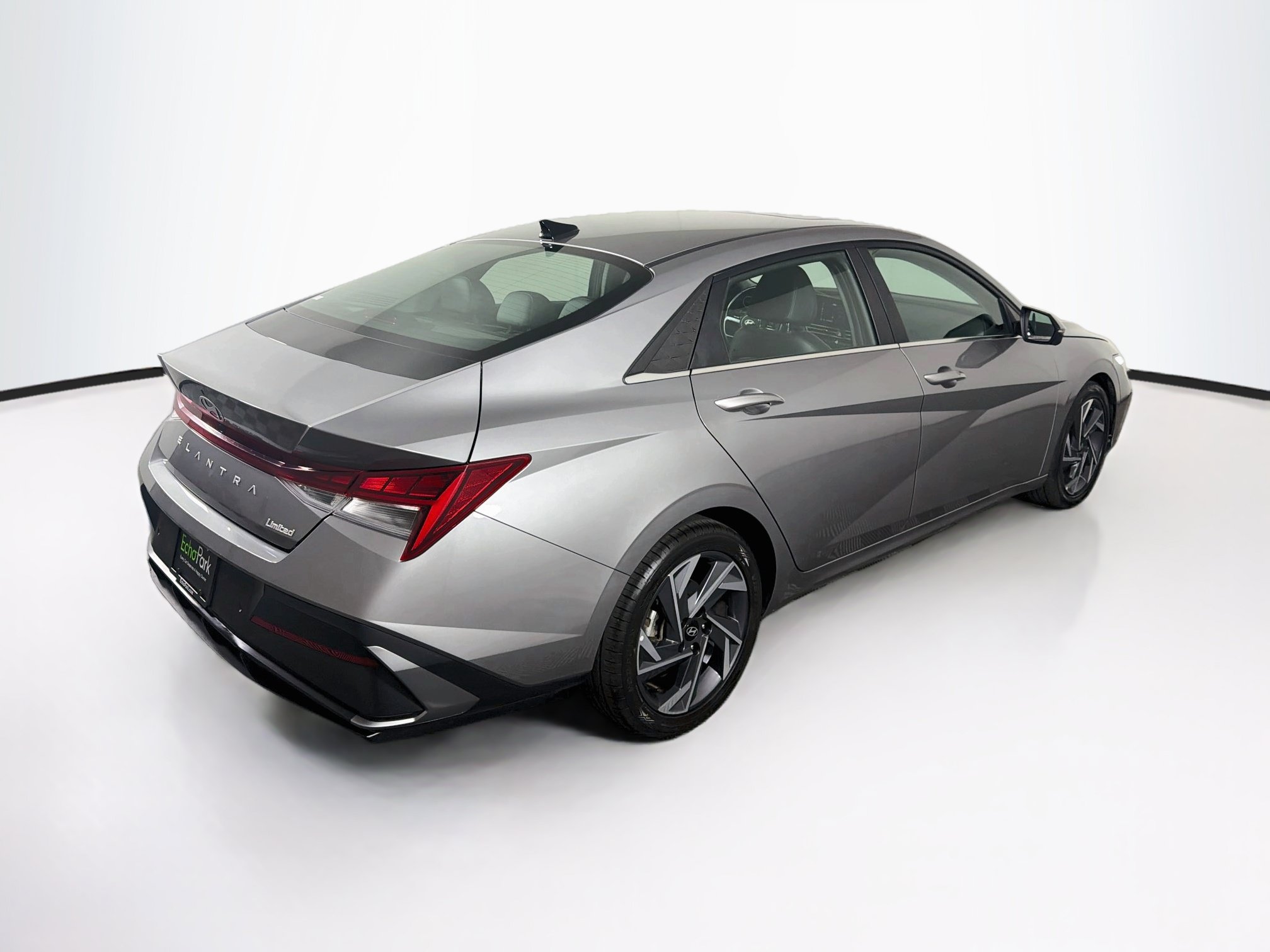 Used 2024 Hyundai Elantra Limited FWD image 9
