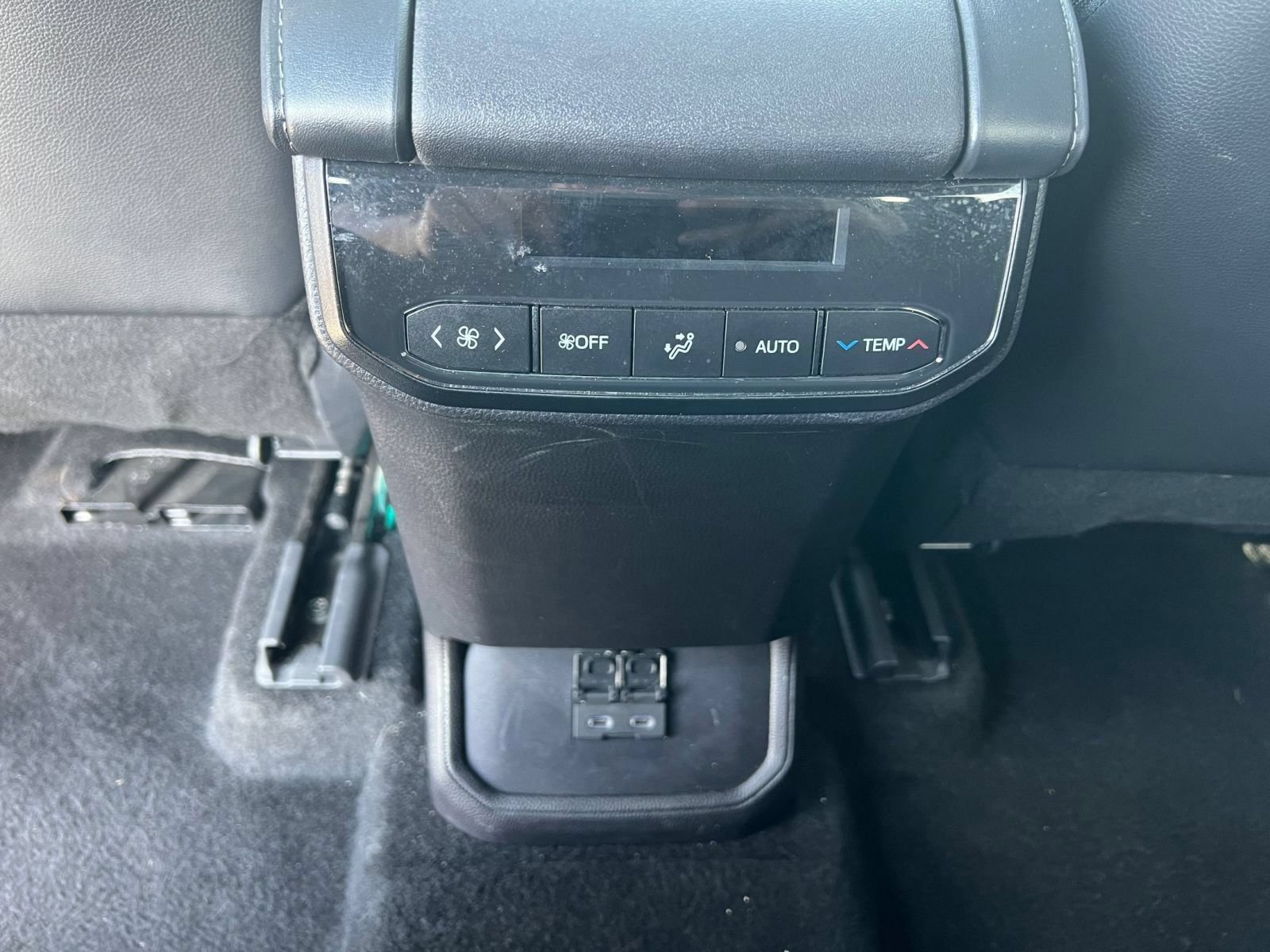 Used 2025 Toyota Highlander XSE AWD/4WD image 24
