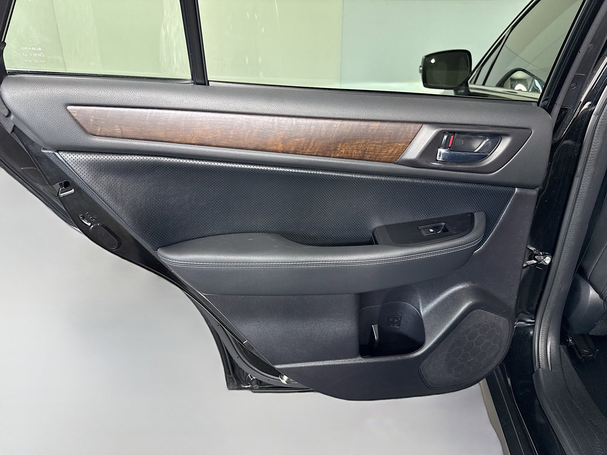 Used 2016 Subaru Outback 3.6R Limited image 26