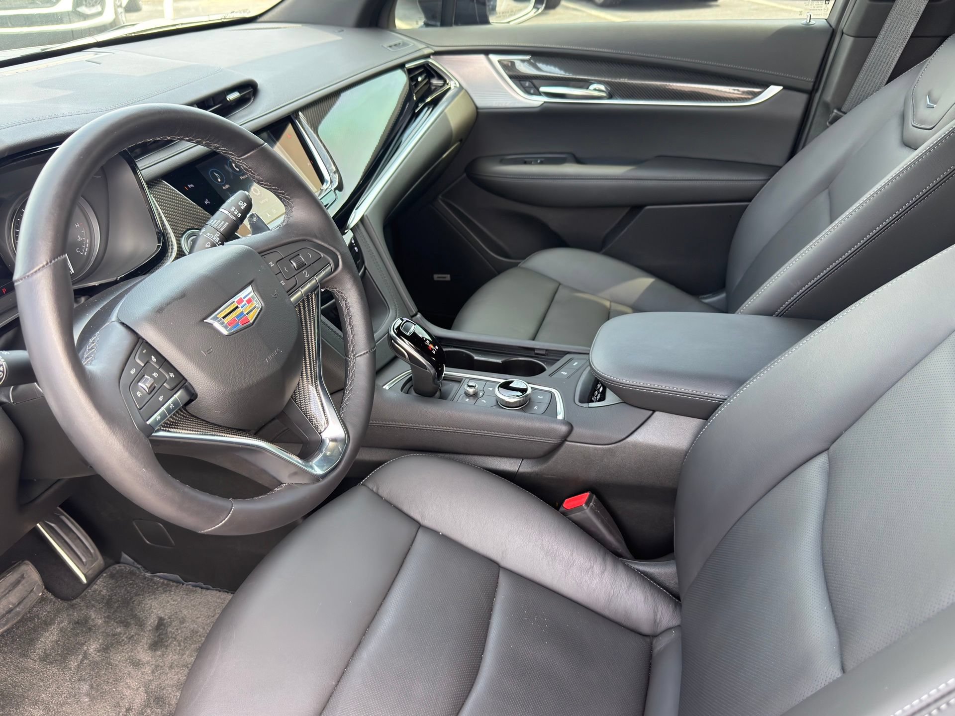 Used 2025 Cadillac XT6 Sport w/ Technology Package AWD/4WD image 14