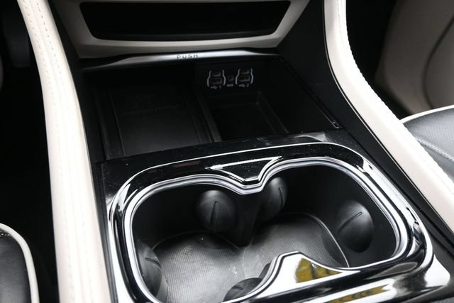 Used 2024 Chrysler Pacifica Limited FWD image 36