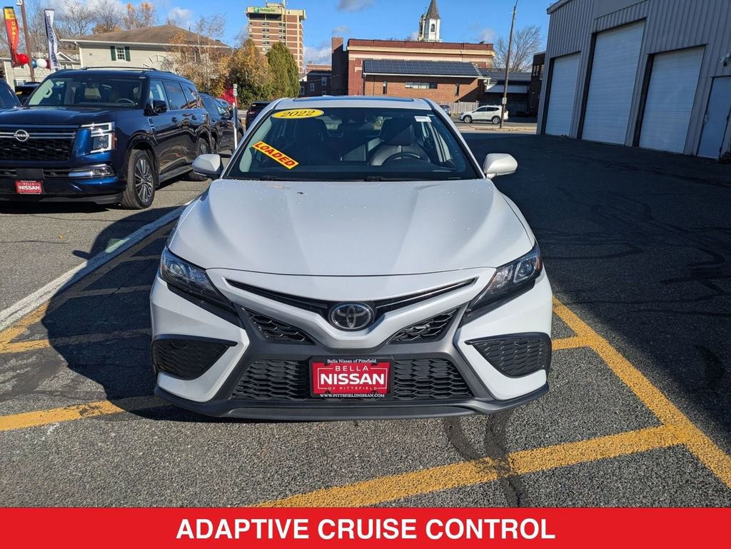 Used 2022 Toyota Camry SE image 9
