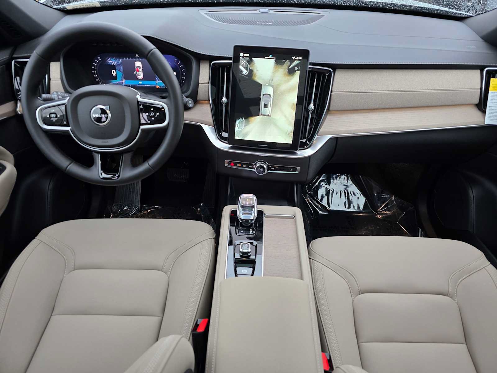 New 2026 Volvo XC90 B6 Plus w/ Protection Package Premier AWD/4WD image 19