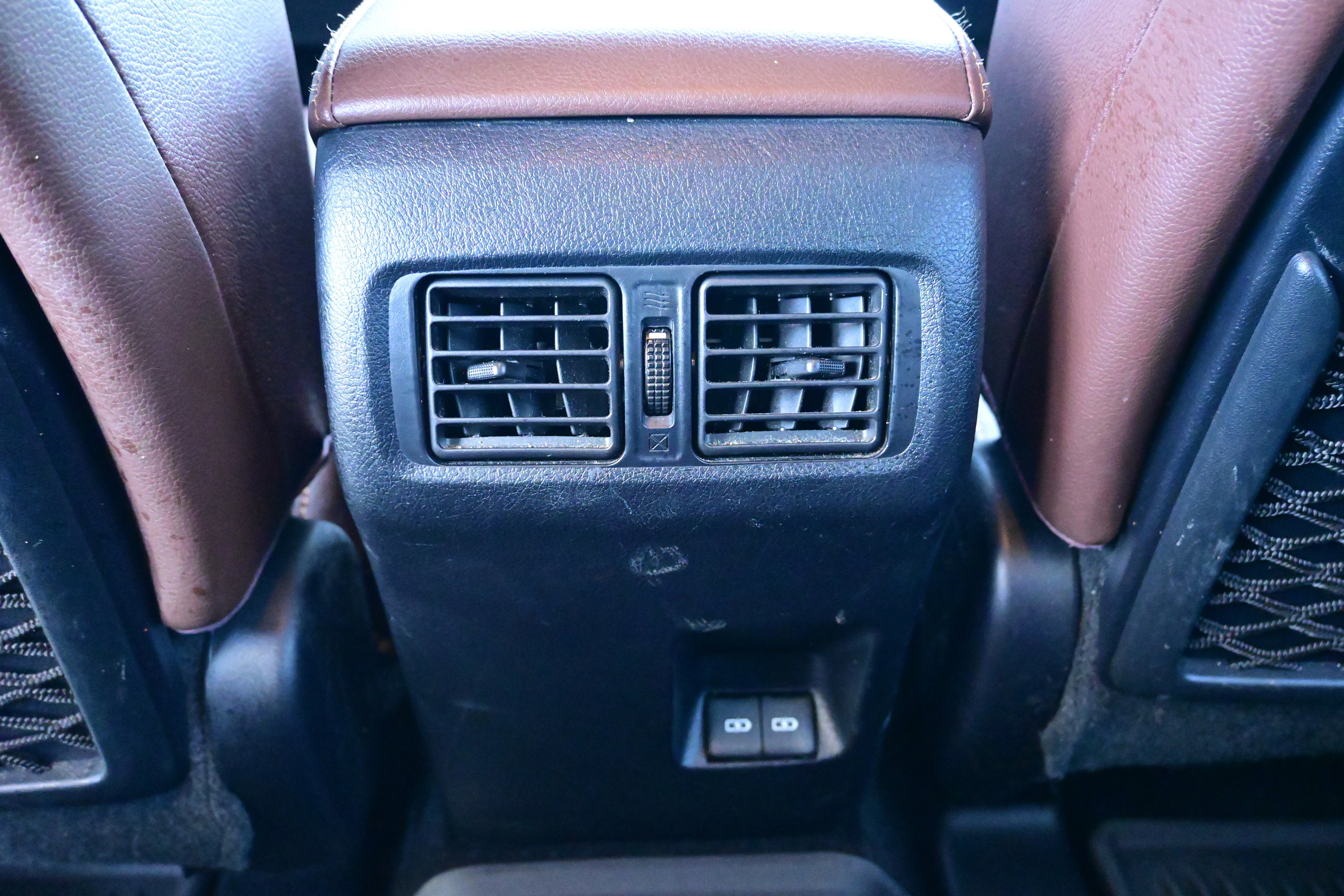 Used 2024 Toyota 4Runner Limited AWD/4WD image 17