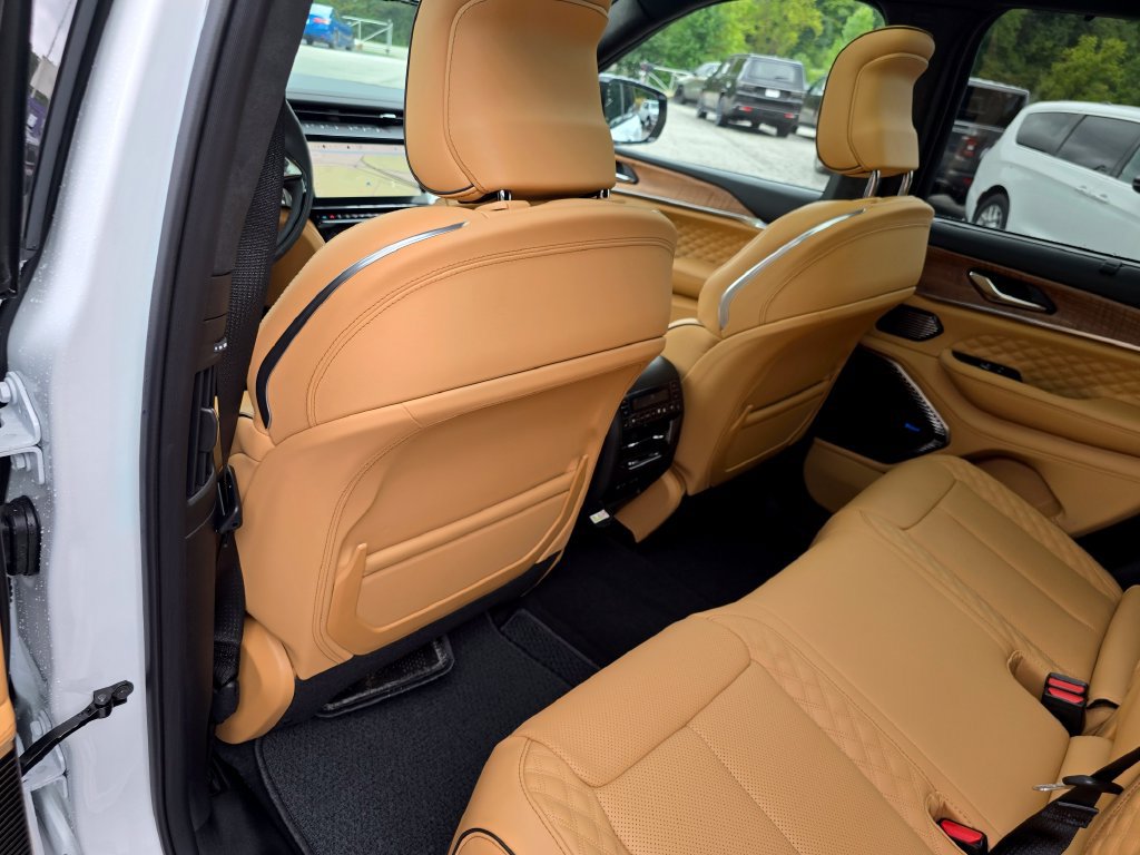 New 2027 Jeep Grand Cherokee Summit AWD/4WD image 24