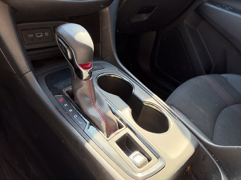 Used 2022 Chevrolet Equinox RS FWD image 23