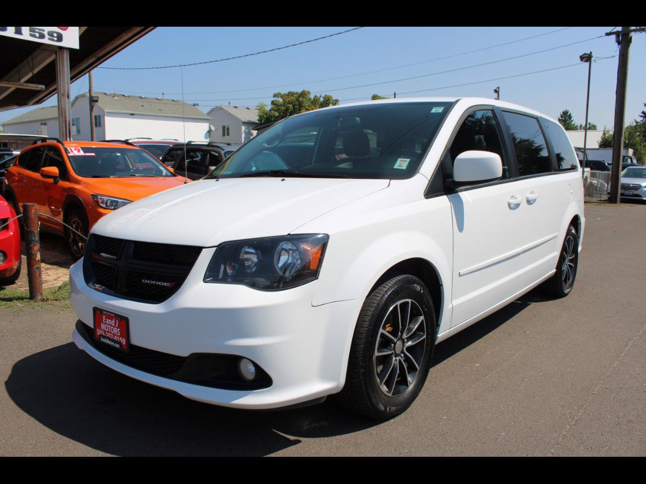 Used 2016 Dodge Grand Caravan SXT FWD image 1
