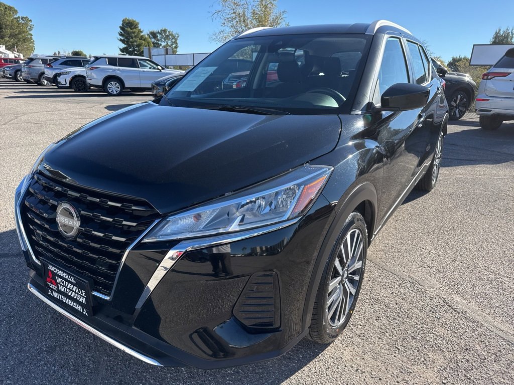 Used 2024 Nissan Kicks SV image 3