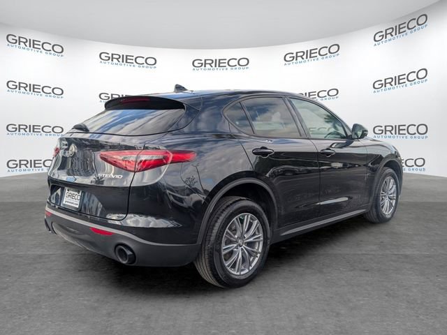 Used 2023 Alfa Romeo Stelvio Sprint RWD image 7