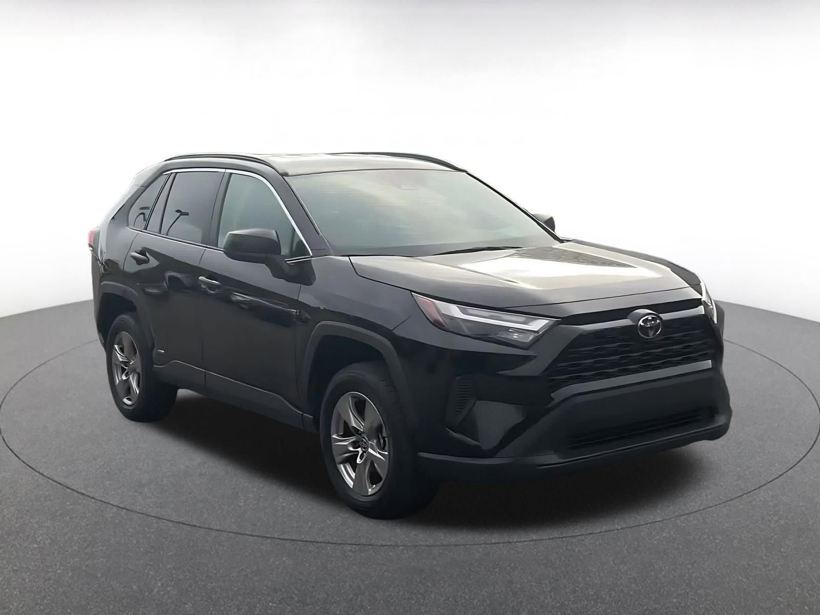 Used 2025 Toyota RAV4 LE video 2