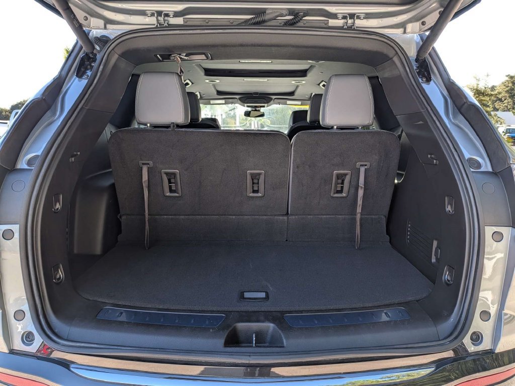 Used 2024 Buick Enclave Essence w/ Experience Buick Package FWD image 15