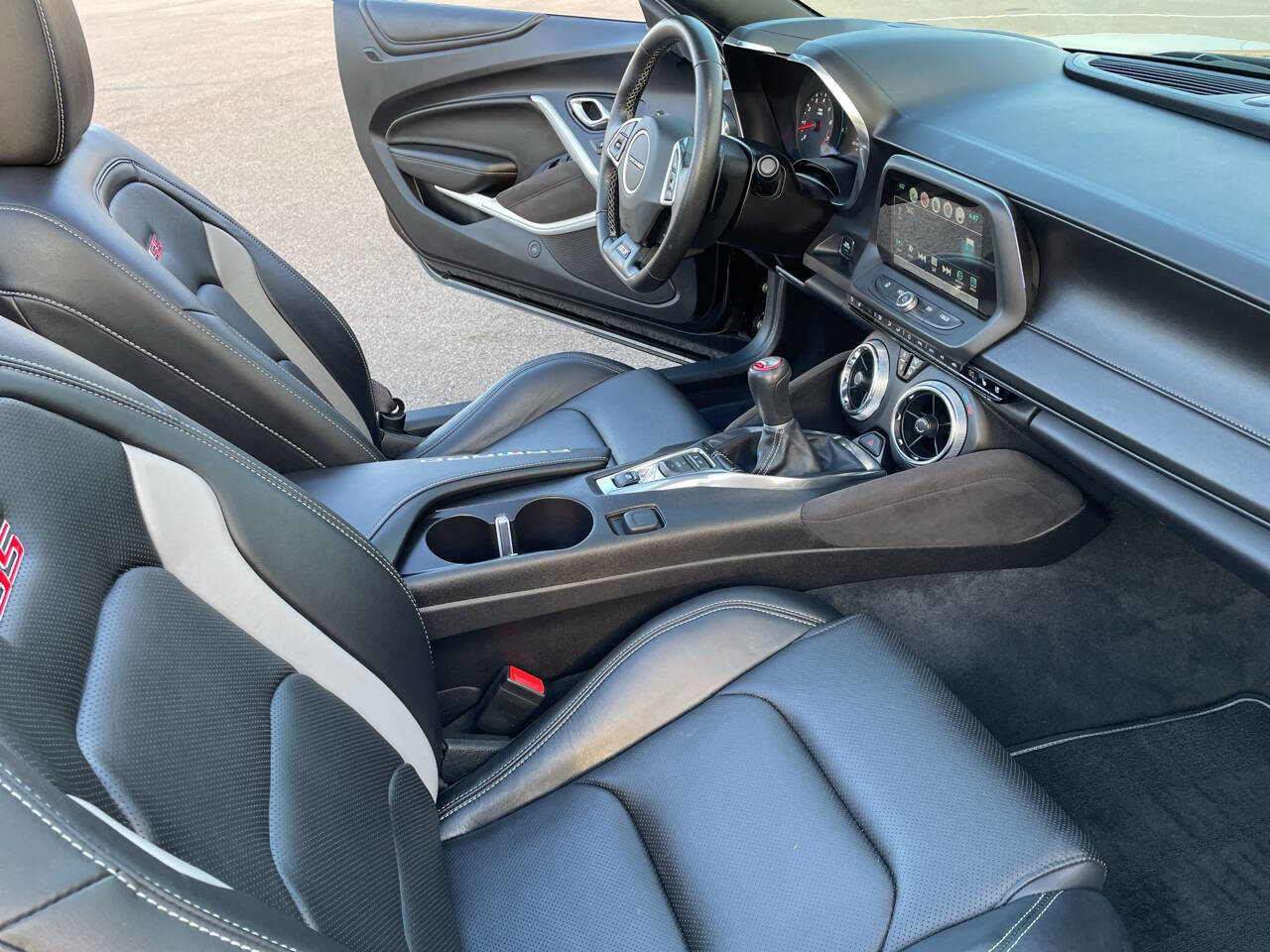 Used 2016 Chevrolet Camaro SS image 7