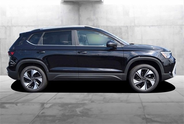 New 2025 Volkswagen Taos SE image 5