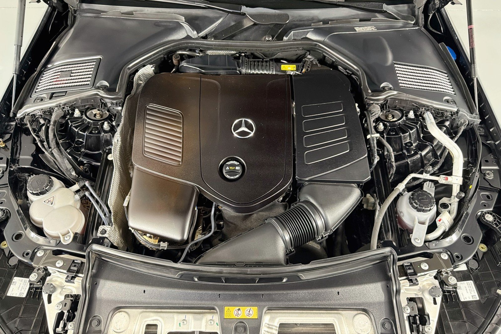Used 2022 Mercedes-Benz C 300 Sedan image 11