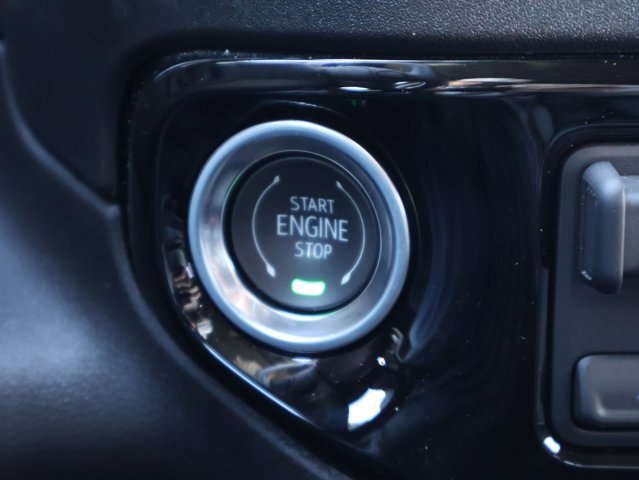 Used 2025 Chevrolet Silverado 2500 LT w/ Safety Package AWD/4WD image 16