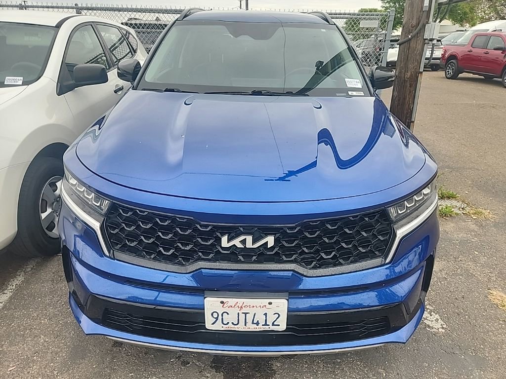 Certified 2022 Kia Sorento S FWD image 2