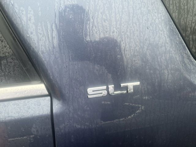 Used 2013 GMC Acadia SLT image 16