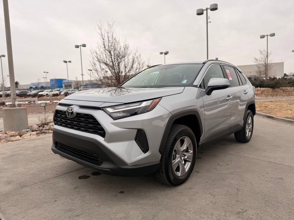Used 2025 Toyota RAV4 XLE video 3